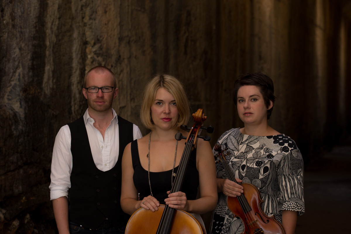 web_Trio-066